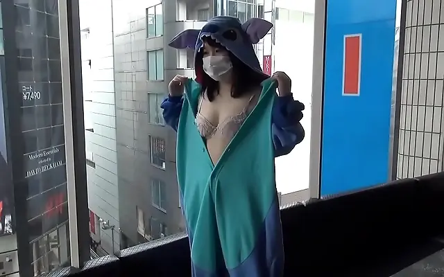 Strips down for hotel money turns into real life self pleasure show