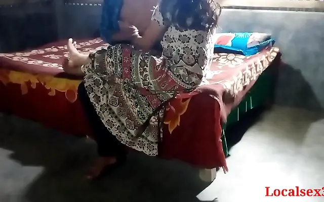 Bedroom steam with local desi beauties in a naughty amateur session