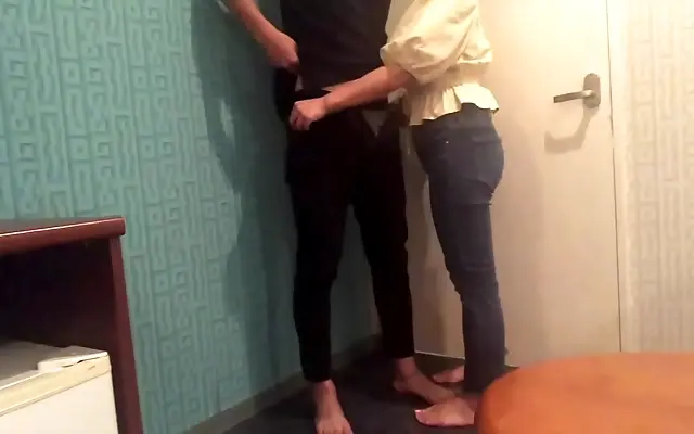 Couple Can't Wait Exploding in Passionate Living Room Sex