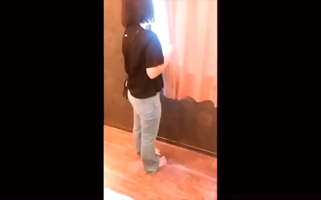 男同 妖精 丰满的 Blowjob and foot fetish fun with a cute amateur in love hotel after drive