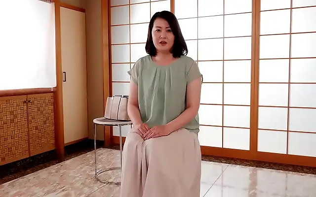 Cream Pie Climax for Big Boobed Japanese Housewife on Her AV Debut