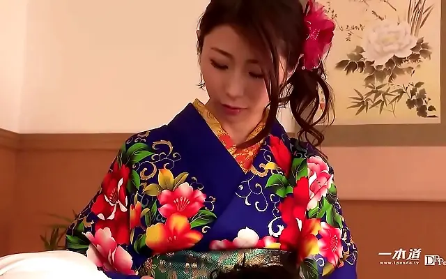 影院在线观看 精品乱 大胸 Silk scarf tease leads to steamy 69 and blowjob with milf Ayumi Shinoda