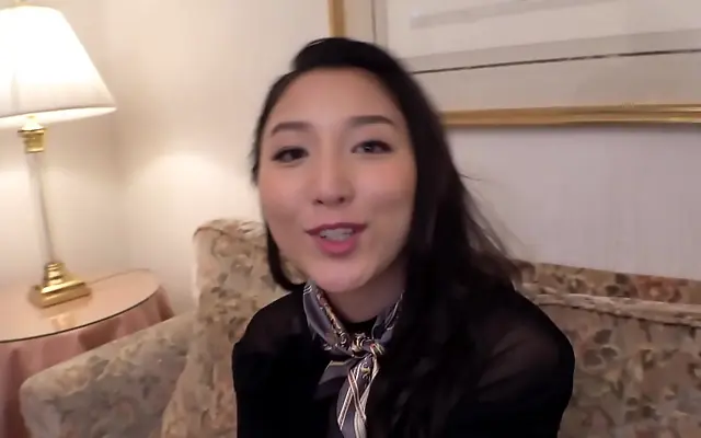 国产高清 交换做爰 日本一区二区 Straddles deep for creampie with milky curves and perfect ass