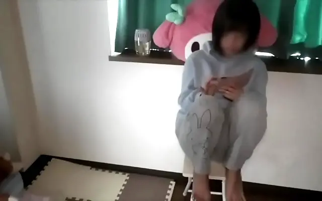 Intense solo pleasure as she explores her wet pussy with fingers and toys