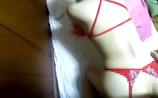 Lace lingerie MILF rides the dick backwards and milks his cum