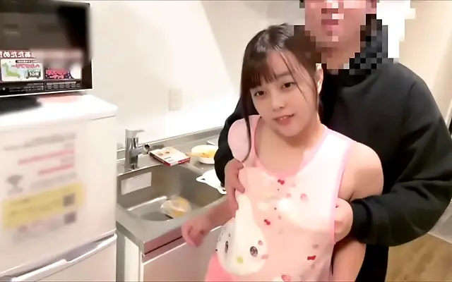 无删减版 老女人 女1 欧美精品 Crimson kitchen passion ignites as Japanese amateur couple surrender to desire