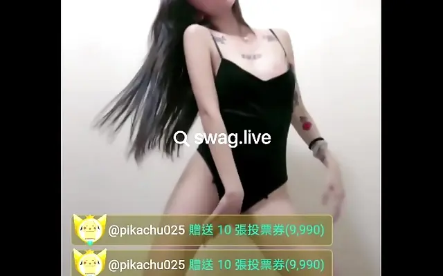 Frenzied Asian Camgirl Dances Seductively Live on Swag Live