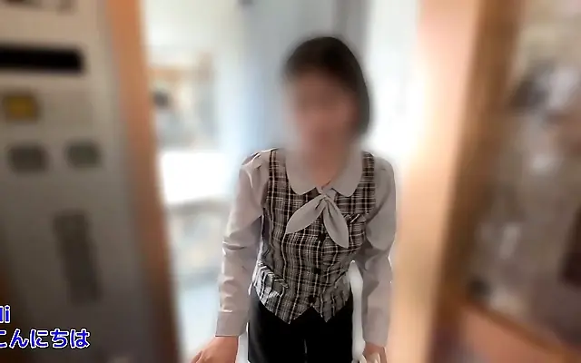 时间 公的 一家乱战 Her Elevator Ride Turns Steamy With Forbidden Office Encounter