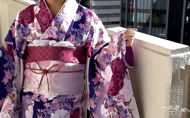 Passionate silk-clad seduction with Rei Kawashima in traditional Japanese elegance