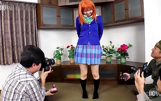 剧免费 精品一区二区 日本少妇 费观看已满十八岁 On all fours with shaved Japanese beauty in fan frenzy