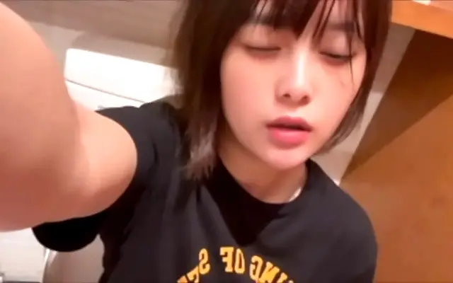 丰满人妻 三级99 漂亮的 Sultry Saturday Afternoon Japanese College Girl Trys On Jeans After Toy Fun