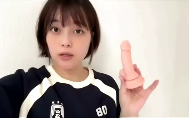 全文 啊灬 一二三区 Soft moans fill her dorm room as she slowly teases herself into bliss