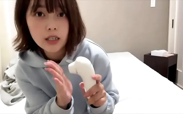 Licking brings her to ecstasy in the bedroom with her Japanese lover