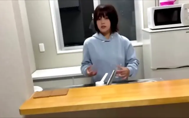 爆乳无码 大尺度吃 视频+ Lacy apron ripped open as we fucked hard in the food truck after closing