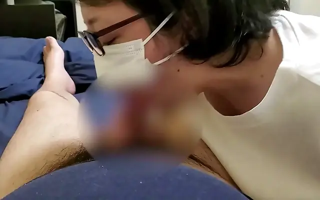 超级 +漫画 大陆 天堂在线 Japanese housewife gets lost in ecstasy while deep throating her lover