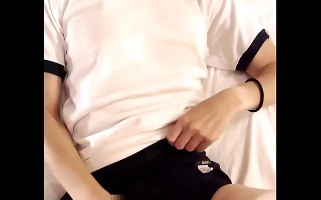 黄的 》电影 欧美一区二区 欧美大片 Behind the curtain amateur Japanese lovers strip into gym uniforms for wild sex