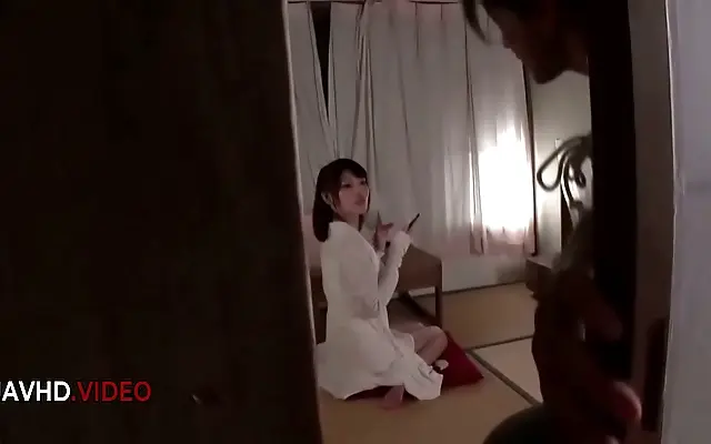 观看A 让我 欧美成 Yua Ariga cums hard as her mouth masters every inch in a wild Japanese blowjob frenzy