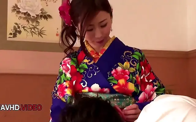 Ayumi Shinoda Cums Hard from Mind-Blowing Blowjob in Seductive Kimono
